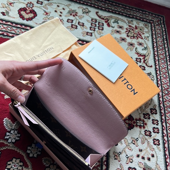 LV Emilie Wallet - Picture 5 of 11